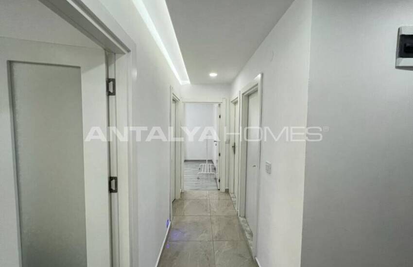 Antalya Kepez'de Havuzlu Sitede Satılık Arakat Daire 15