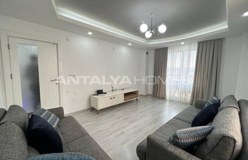 Antalya Kepez'de Havuzlu Sitede Satılık Arakat Daire 9