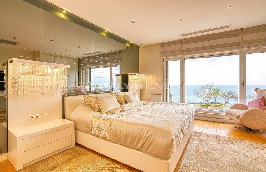 Antalya Lara'da Deniz ve Dağ Manzaralı Eşyalı Lüks Daire 19