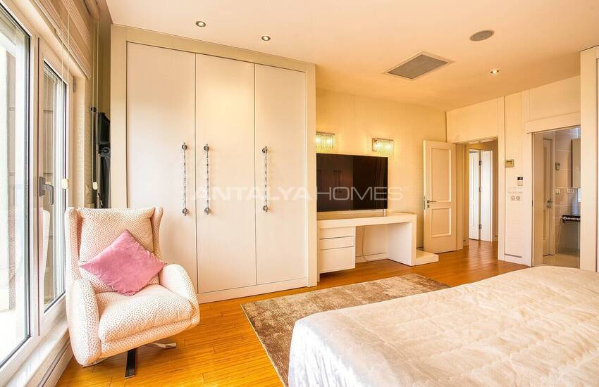 Antalya Lara'da Deniz ve Dağ Manzaralı Eşyalı Lüks Daire 23