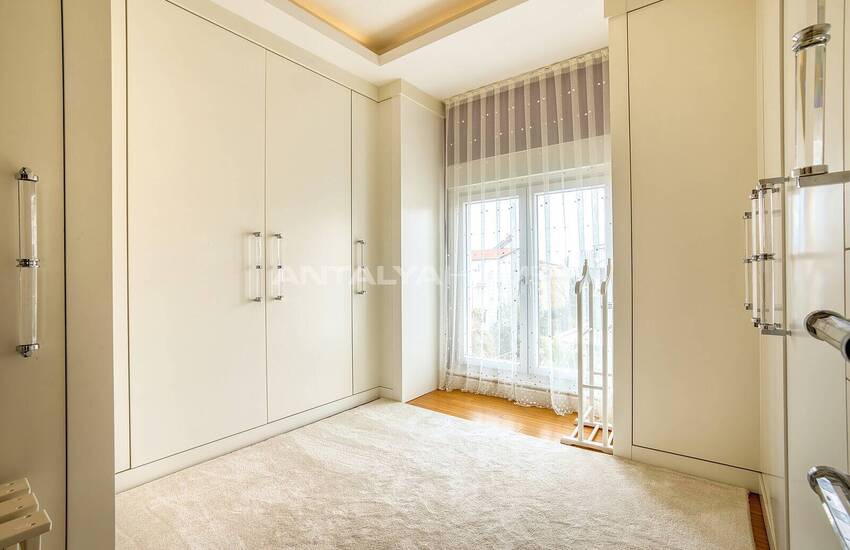 Antalya Lara'da Deniz ve Dağ Manzaralı Eşyalı Lüks Daire 27