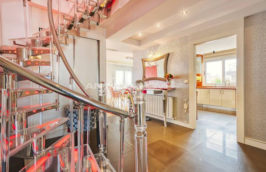 Antalya Lara'da Deniz ve Dağ Manzaralı Eşyalı Lüks Daire 31