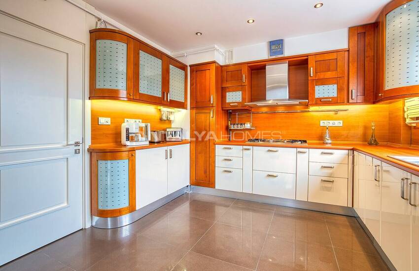 Luxury Duplex Apartment with Sea View in Antalya Lara