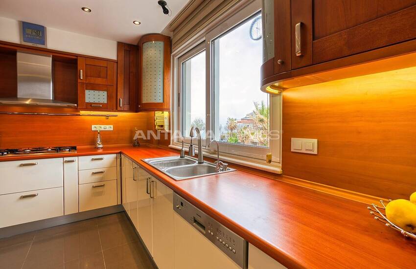 Antalya Lara'da Deniz ve Dağ Manzaralı Eşyalı Lüks Daire 14