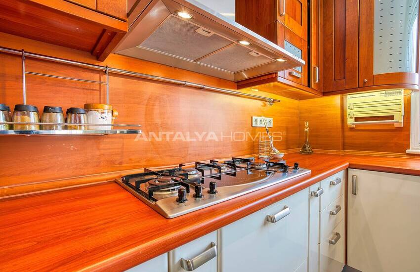 Antalya Lara'da Deniz ve Dağ Manzaralı Eşyalı Lüks Daire 15