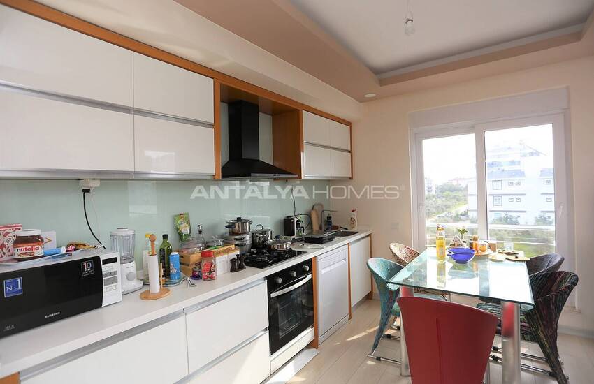 Antalya Kepez'de Havuzlu ve Ara Katta Satılık 3+1 Daire 6
