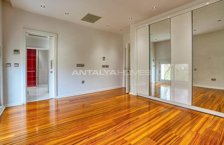 Luxury Apartment with Mountain and Sea Views in Antalya Lara 16