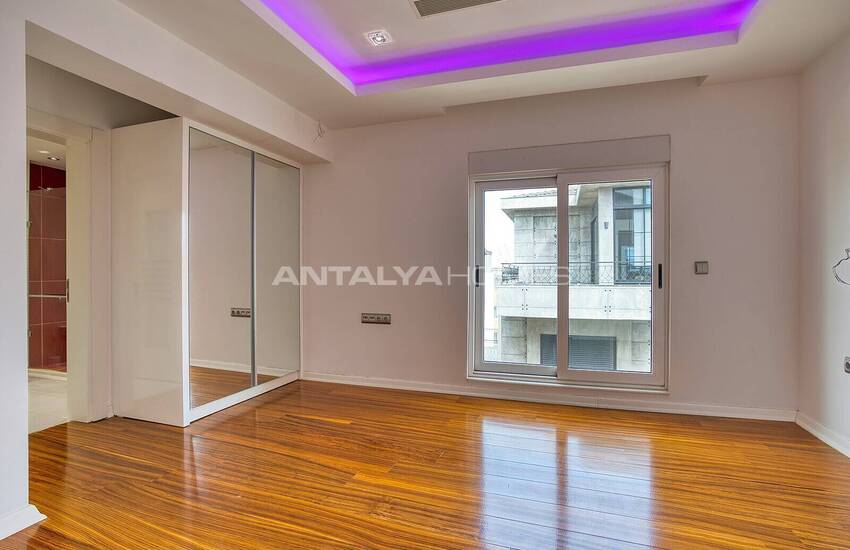 Luxury Apartment with Mountain and Sea Views in Antalya Lara 17