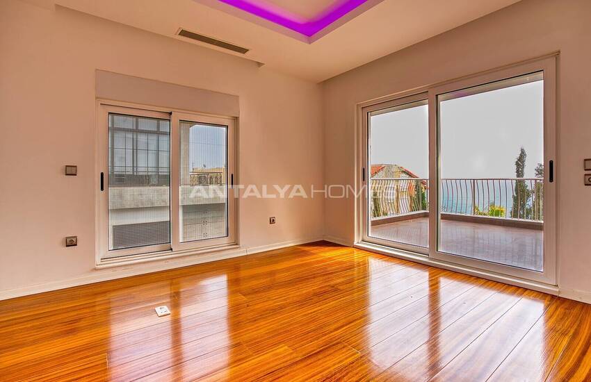 Luxury Apartment with Mountain and Sea Views in Antalya Lara 18