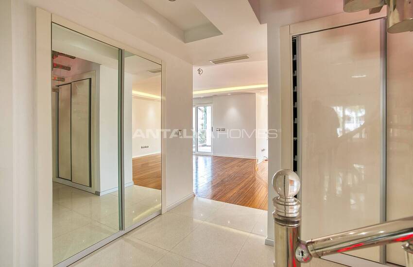 Luxury Apartment with Mountain and Sea Views in Antalya Lara 22
