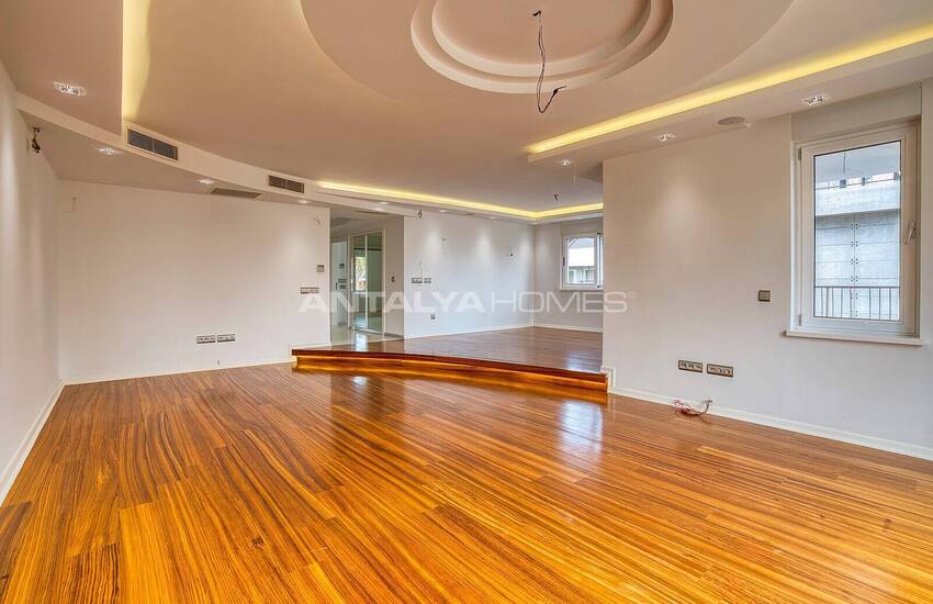 Luxury Apartment with Mountain and Sea Views in Antalya Lara 7