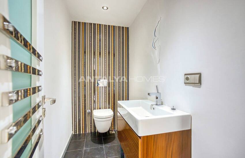 Luxury Apartment with Mountain and Sea Views in Antalya Lara 26