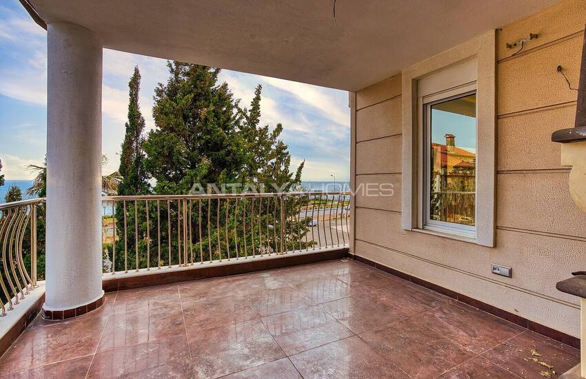 Luxury Apartment with Mountain and Sea Views in Antalya Lara 30