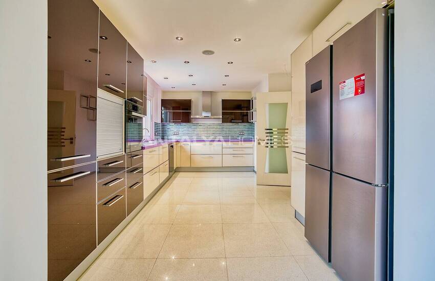 Luxury Apartment with Mountain and Sea Views in Antalya Lara 9