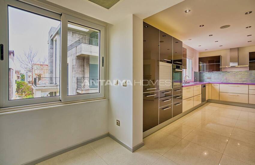 Luxury Apartment with Mountain and Sea Views in Antalya Lara 10