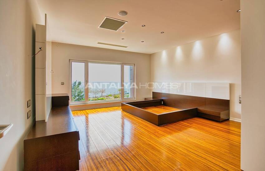 Luxury Apartment with Mountain and Sea Views in Antalya Lara 11