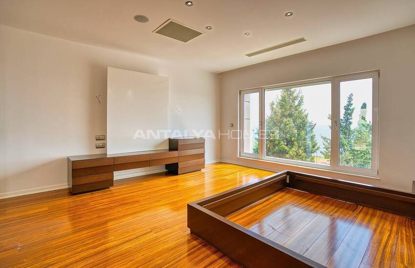Luxury Apartment with Mountain and Sea Views in Antalya Lara 12