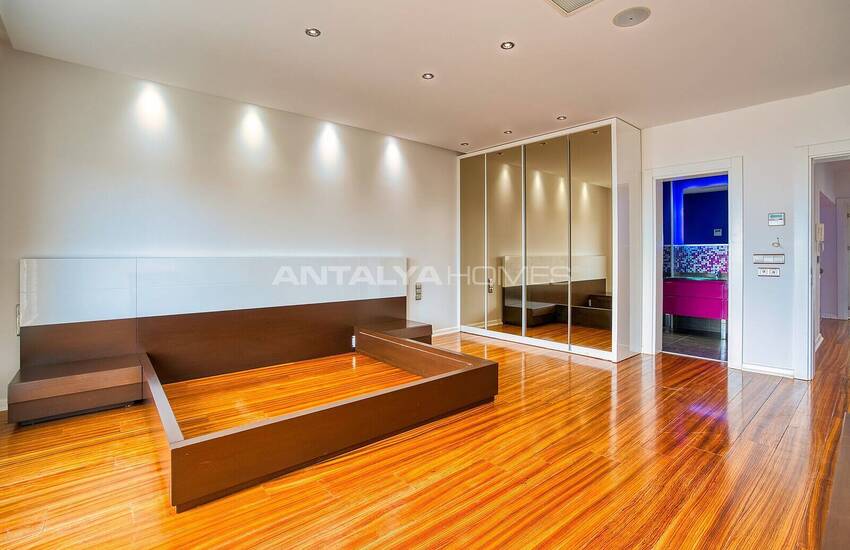 Luxury Apartment with Mountain and Sea Views in Antalya Lara 13