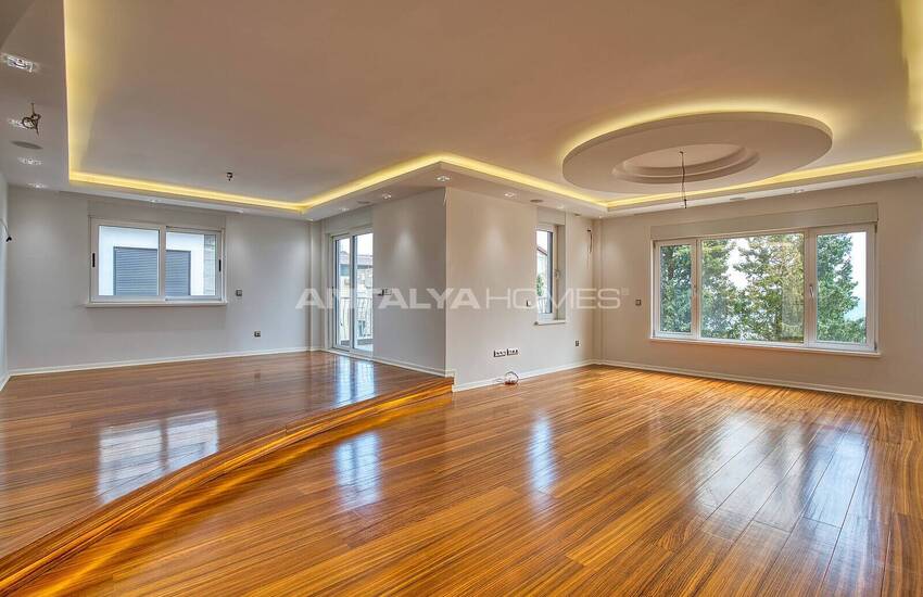 Luxury Apartment with Mountain and Sea Views in Antalya Lara 5