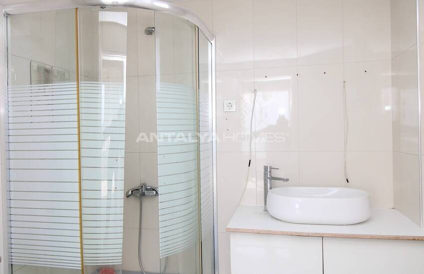 Lara'da Merkezi Konumda Deniz Manzaralı Geniş Daire 25