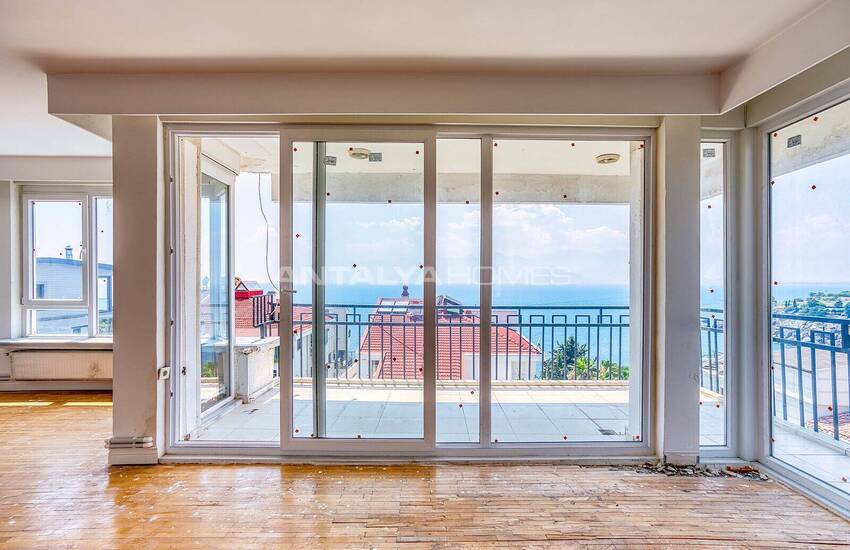 Lara'da Merkezi Konumda Deniz Manzaralı Geniş Daire 12