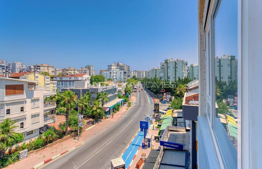 Lara'da Merkezi Konumda Deniz Manzaralı Geniş Daire 15