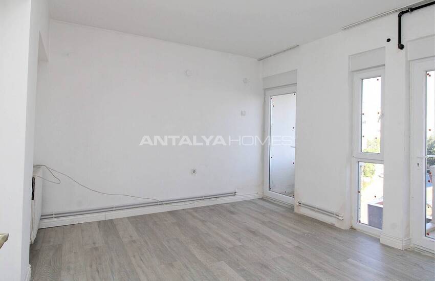 Lara'da Merkezi Konumda Deniz Manzaralı Geniş Daire 20