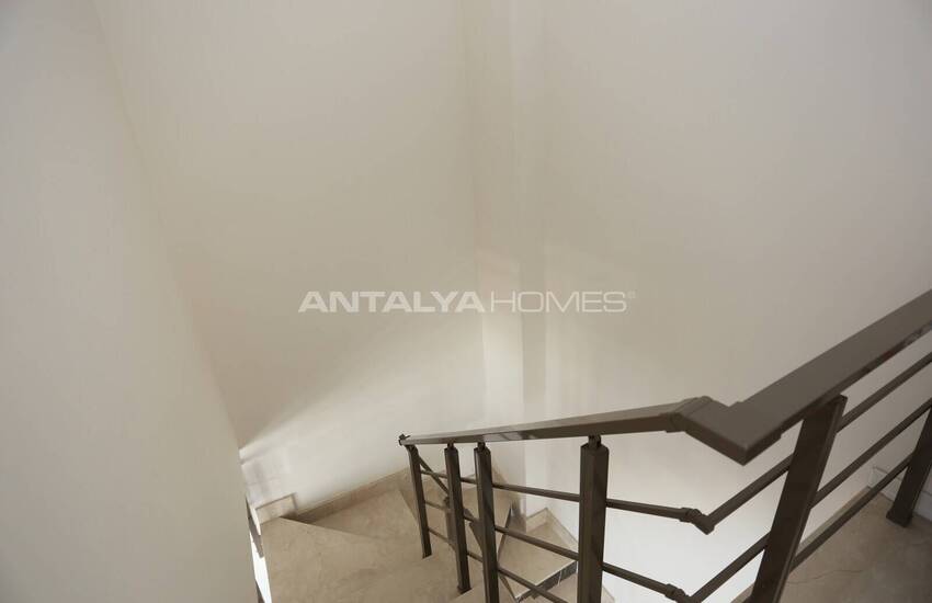 Ready to Move Furnished Duplex Flat in Antalya Konyaalti 17