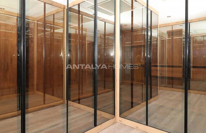 Döşemealtı'nda Özel Havuzlu ve Bahçeli Taşınmaya Hazır Villa 20