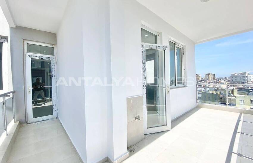 Antalya Muratpaşa'da Site İçinde Bakımlı ve Geniş 3+1 Daire 25