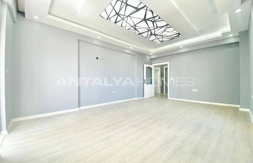 Antalya Muratpaşa'da Site İçinde Bakımlı ve Geniş 3+1 Daire 10