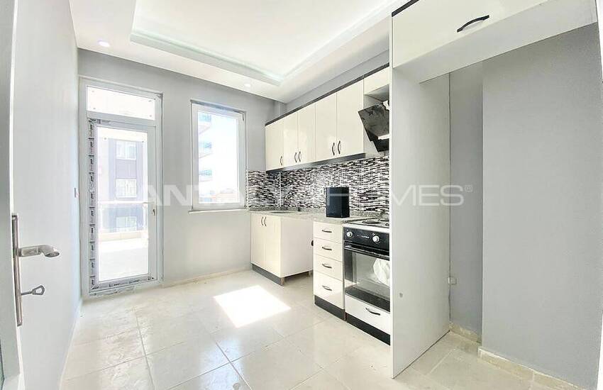 Spacious Ready to Move Apartment in Complex in Antalya