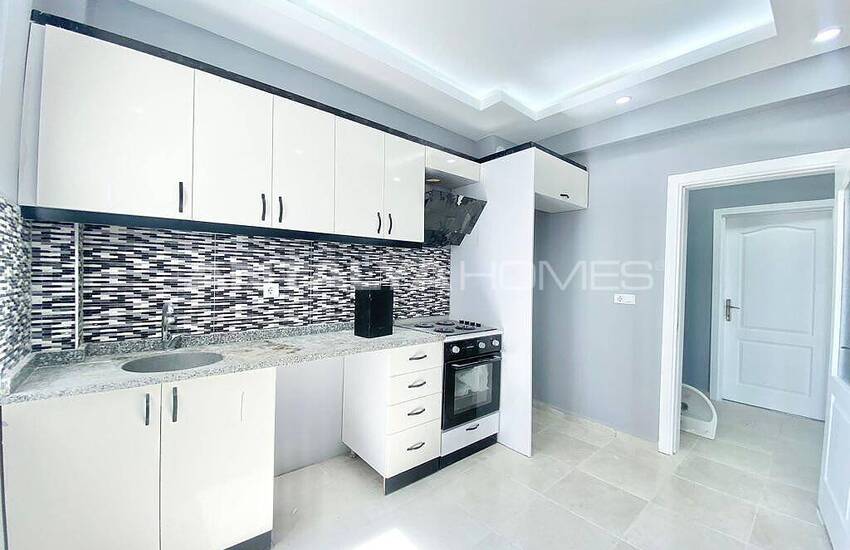 Spacious Ready to Move Apartment in Complex in Antalya