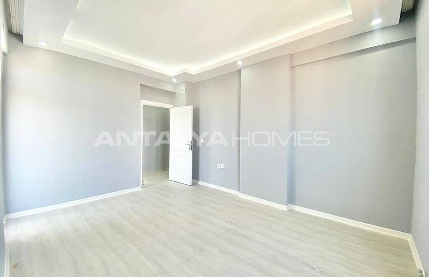 Antalya Muratpaşa'da Site İçinde Bakımlı ve Geniş 3+1 Daire 15