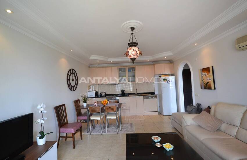 شقة مفروشة مطلة على البحر والمدينة في الانيا 53