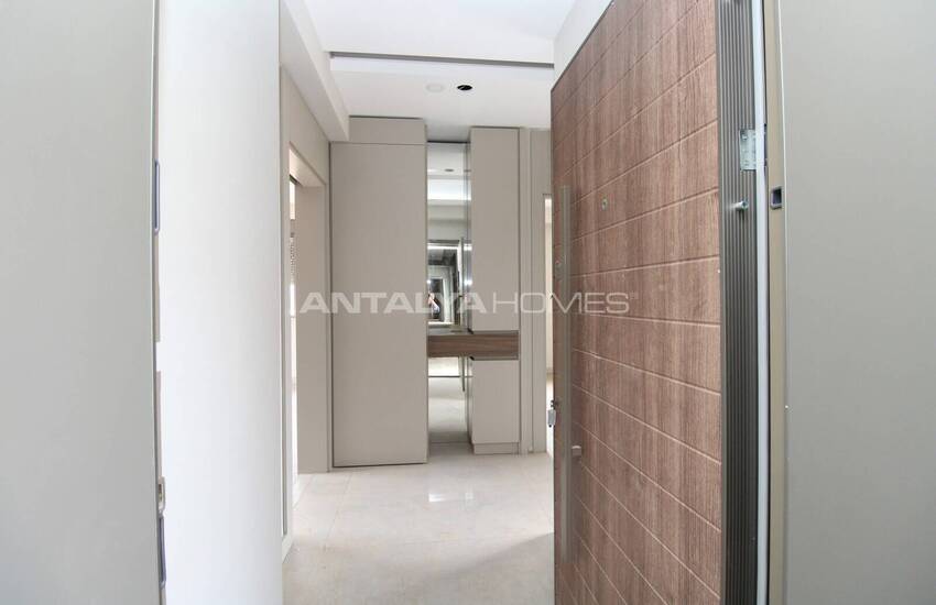 Antalya Aksu'da Site İçerisinde Havuz Manzaralı Daireler 18