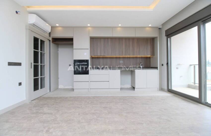 Antalya Aksu'da Site İçerisinde Havuz Manzaralı Daireler 10