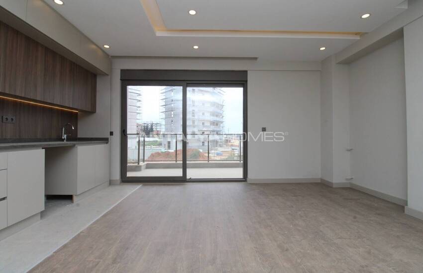 Antalya Aksu'da Site İçerisinde Havuz Manzaralı Daireler 12