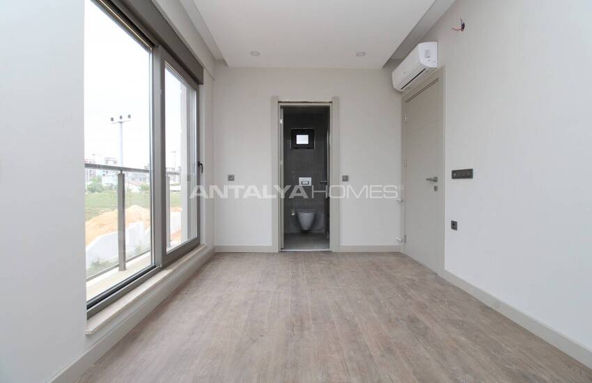 Antalya Aksu'da Site İçerisinde Havuz Manzaralı Daireler 13