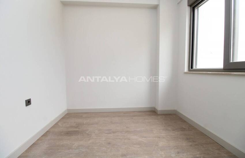 Antalya Aksu'da Site İçerisinde Havuz Manzaralı Daireler 14