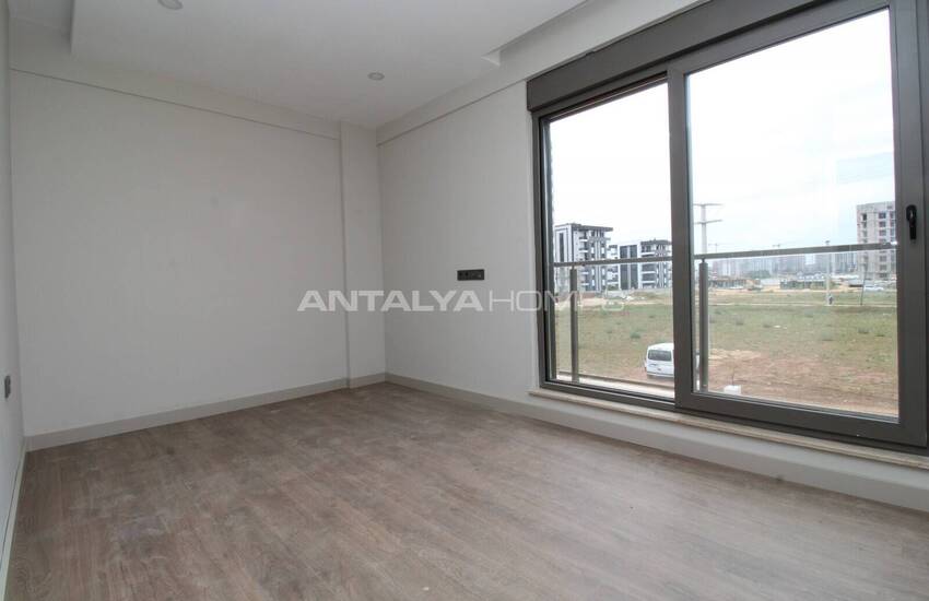 Antalya Aksu'da Site İçerisinde Havuz Manzaralı Daireler 15