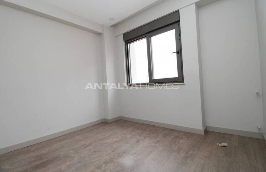 Antalya Aksu'da Site İçerisinde Havuz Manzaralı Daireler 17