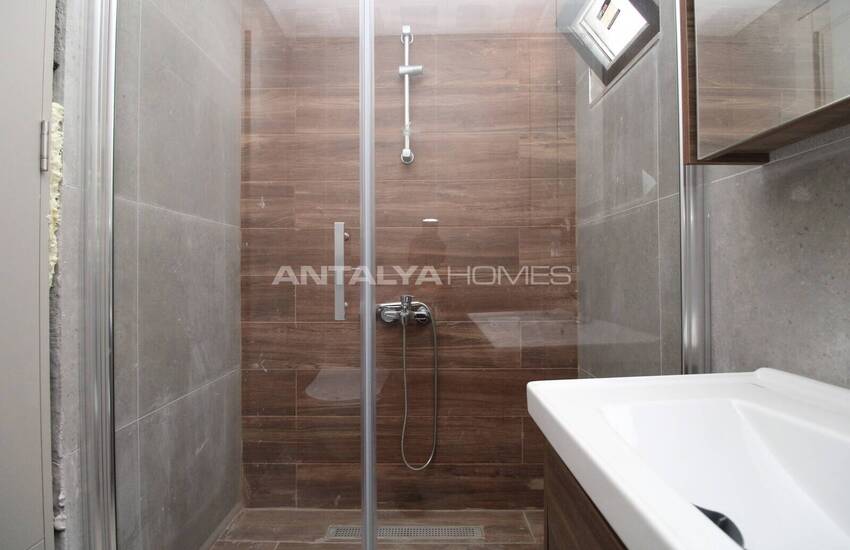 Antalya Aksu'da Site İçerisinde Havuz Manzaralı Daireler 20