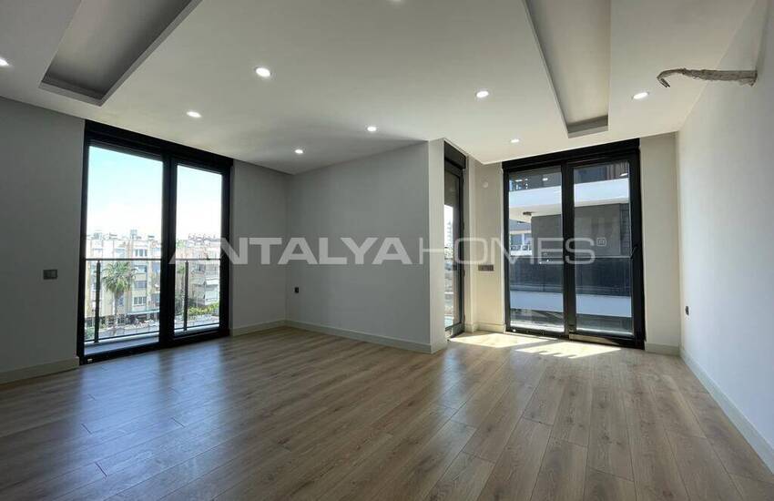 Apartment with En-suite Bathroom in Complex in Antalya 11