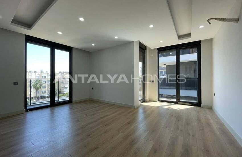 Apartment with En-suite Bathroom in Complex in Antalya 12