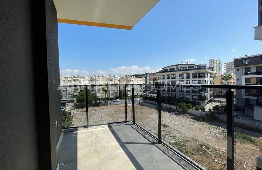 Apartment with En-suite Bathroom in Complex in Antalya 31