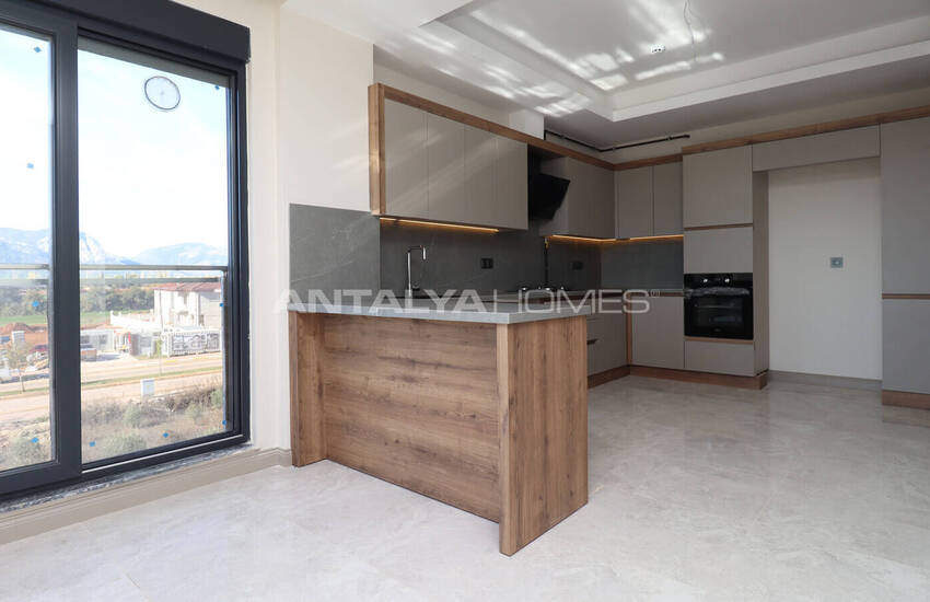 آپارتمان های شیک بزرگ در مجتمعی با آسانسور در آنتالیا 17