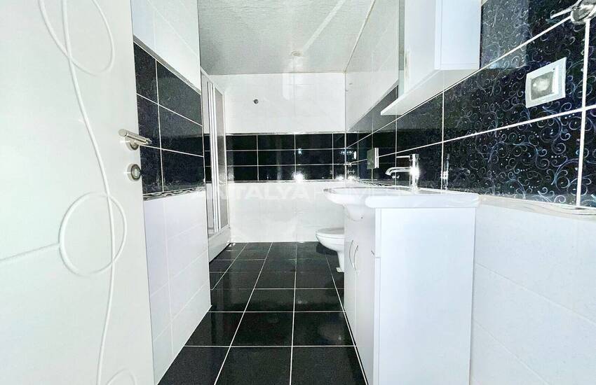 Muratpaşa'da Kapalı Otoparklı ve Güvenlikli Sitede 2+1 Daire 19