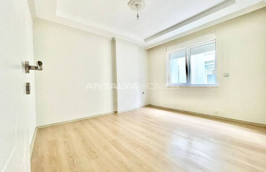 Muratpaşa'da Kapalı Otoparklı ve Güvenlikli Sitede 2+1 Daire 13
