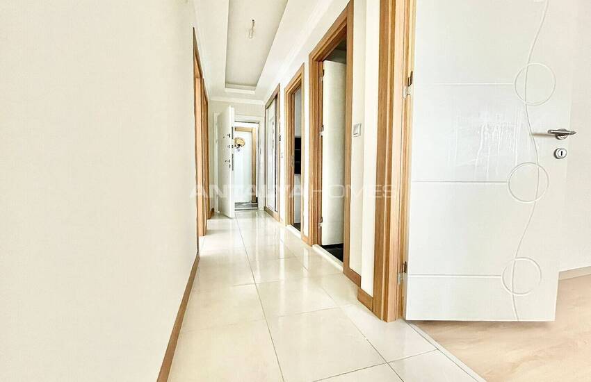Muratpaşa'da Kapalı Otoparklı ve Güvenlikli Sitede 2+1 Daire 16
